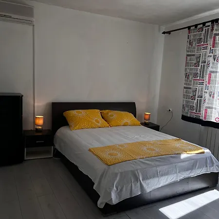 Leila Apartment