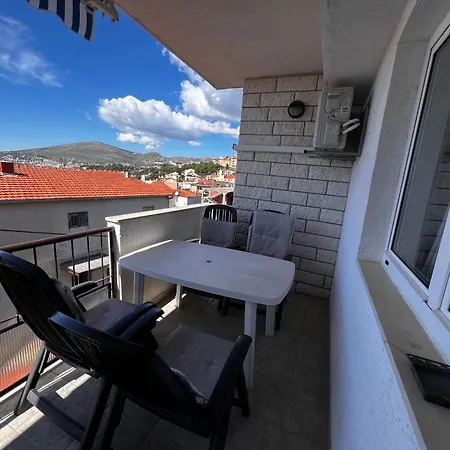 Leila Apartmán *